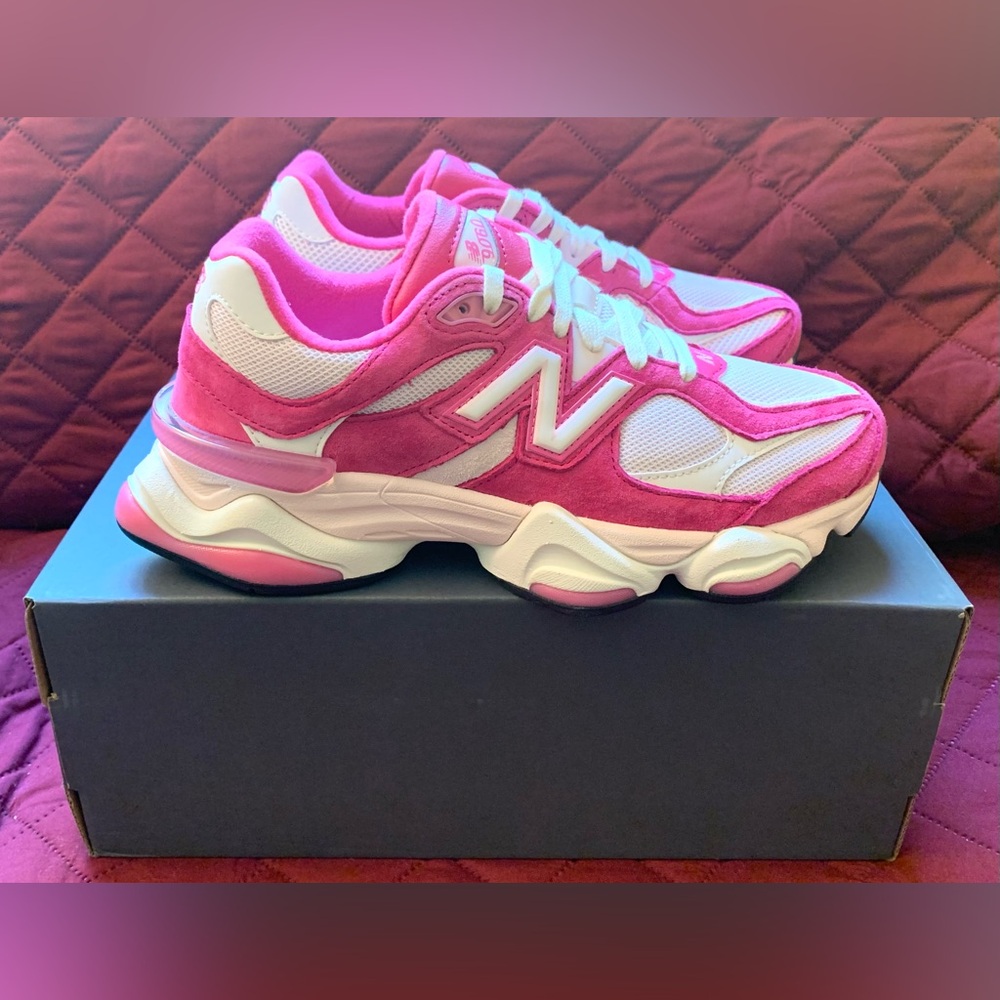 New Balance 9060 Fuchsia Pink U9060FP - Women’s Size 9 US - White Shoes NEW - Picture 8 of 12
